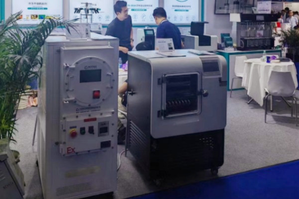 加热制冷控温一体机是半导体制造行业的精密温度守护者